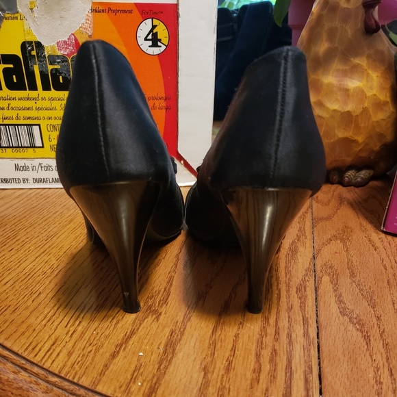 Fergie black heels - Picture 3 of 4
